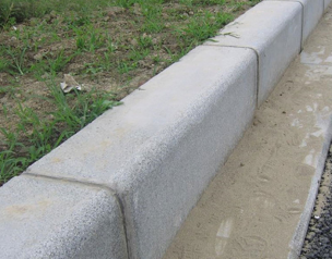 路緣石（立道牙、平道牙）